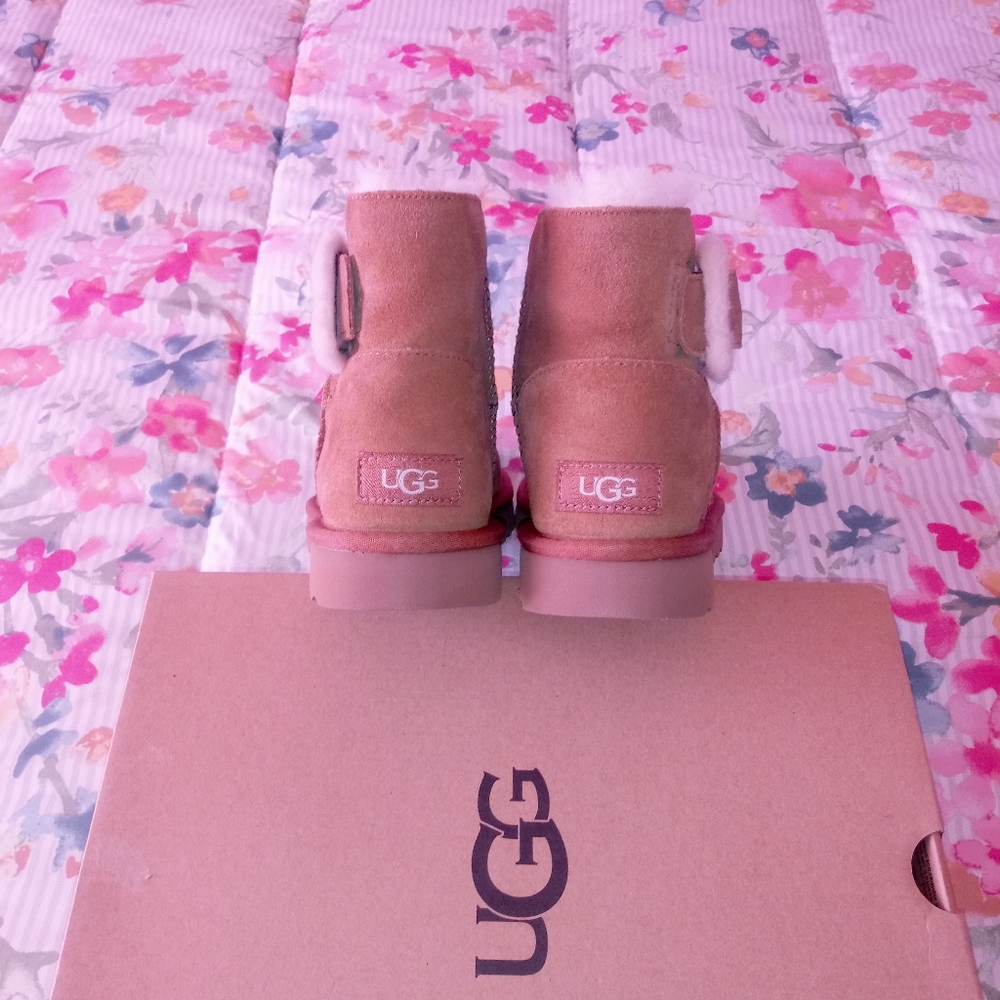 UGG Mini Bailey Fluffy Buckle Boots - Picture 7 of 10